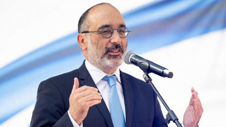 South Africa’s Chief Rabbi bashes government for giving Israel observer status