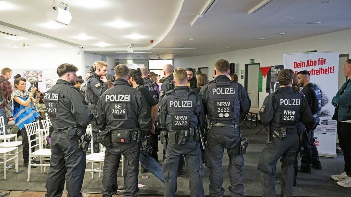 Berlin Police stormed and banned the hate event of the „Palestine Congress”