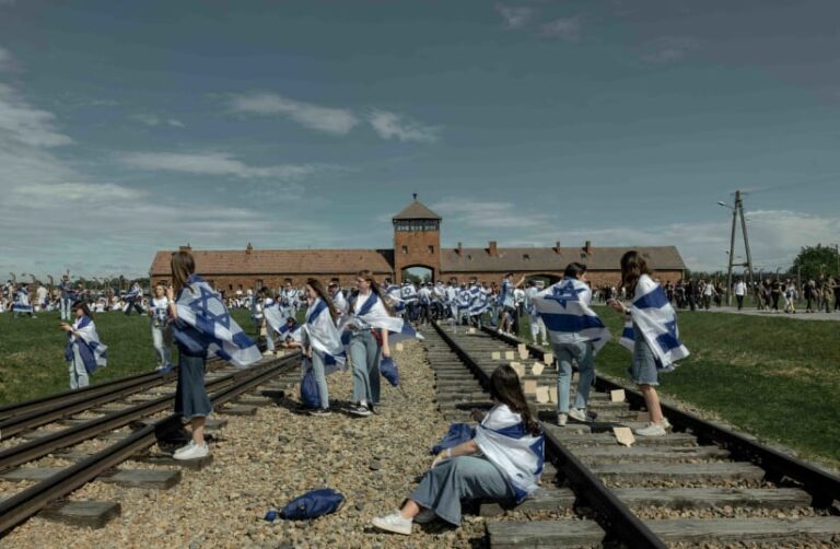 Pro-Palestinian demonstration outside Auschwitz during March of the Living