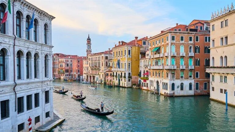 Orthodox Jewish Tourists Targeted in Antisemitic Attack in Venice