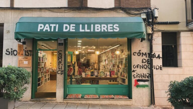 Catalan Bookstore Vandalised with Antisemitic and Anti-Israel Graffiti