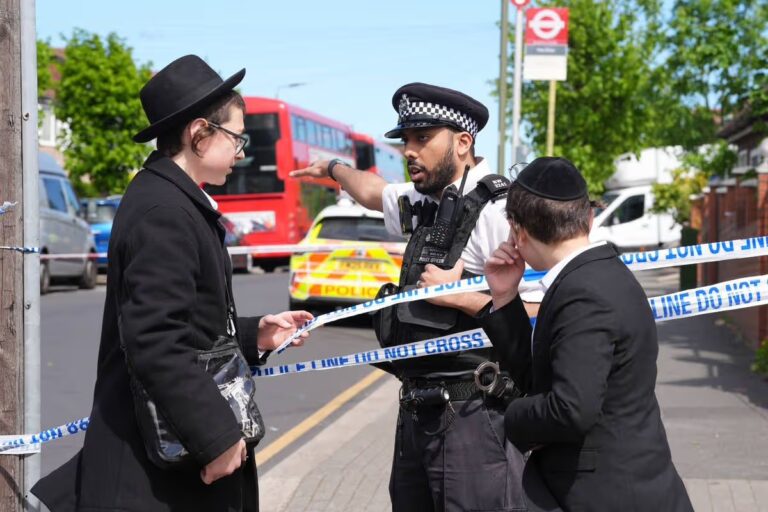 Two Jewish Men Stabbed Outside London Synagogue