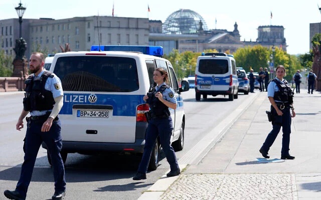 Woman Wearing Star of David Attacked with Broken Bottle in Berlin