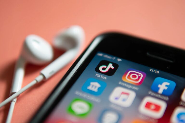 Online Antisemitism Reaches Record Levels Three Years After October 7, Report Finds